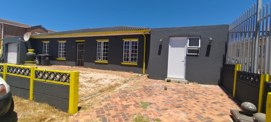 4 Bedroom Property for Sale in Strandfontein Western Cape